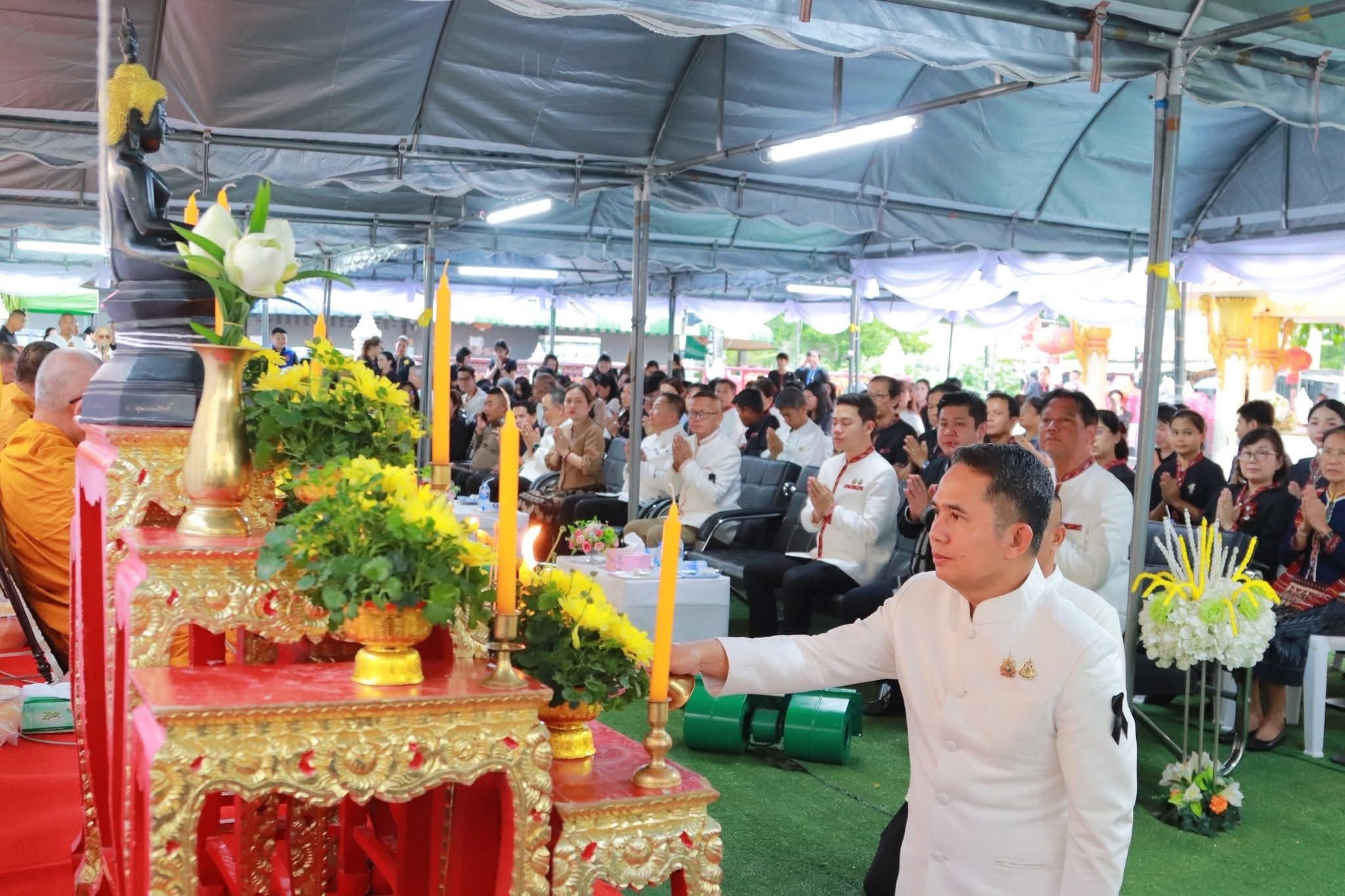 title - ส.ป.ก.กาฬสินธุ์ ร่วมพิธีเจริญพระพุทธมนต์ เนื่องในงานบวงสรวงศาลหลักเมือง หอเจ้าบ้าน ศาลปู่แฮ่ ปู่หาญ ปู่กุลาบุญโฮม และปู่บุญตากุดโง้ง ศาลเจ้าโสมพะมิตร (ประเพณี “บุญซำฮะ”) ประจำปี 2569